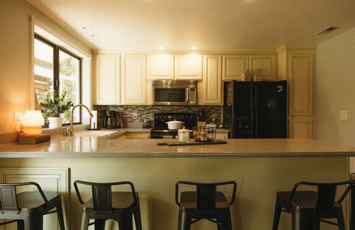 Yuba City Casa | Relax with the family in this beautiful 3 bedroom, 1 nursery, 2 bathroom home!