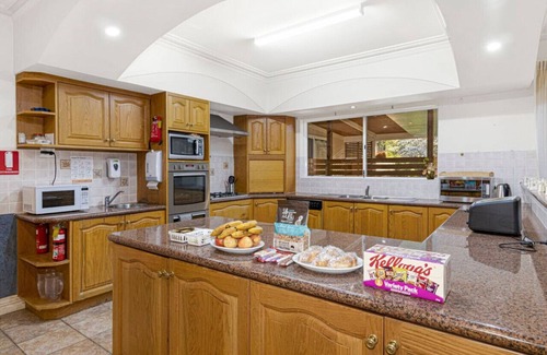 Reinscourt Casa | Relax with the whole family at this Holiday Mansion.