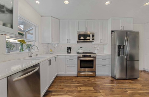 Oak Park Casa | Relax with the whole family at this peaceful and cozy place to stay.