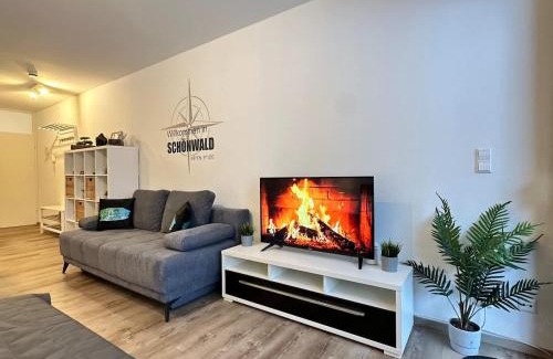Schoenwald Apartamento | RelaxApartments BLACK FOREST EMOTION mit Sonnenbalkon mit Blick auf den Kurpark, schnelles Internet, Nähe Triberger Wasserfälle, für bis zu 2 Personen