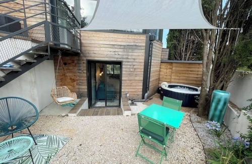 Saint-Martin-de-Londres Apartamento | Relaxation bubble with Jacuzzi