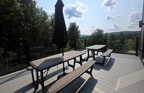 Mansonville Casa | Relaxation and Adventure, Jay Peak Awaits
