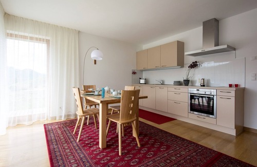 La Valle Apartamento | Relajación y experiencia en la naturaleza en los Dolomitas del Tirol del Sur, apartamento con jardín