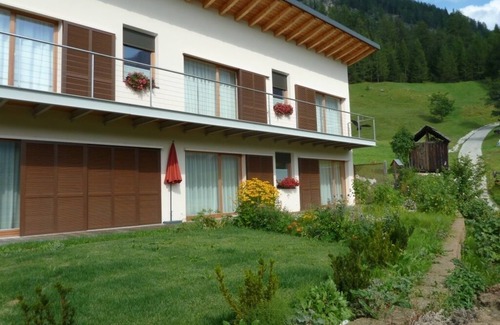 La Valle Apartamento | Relajación y experiencia en la naturaleza en los Dolomitas del Tirol del Sur, apartamento con jardín