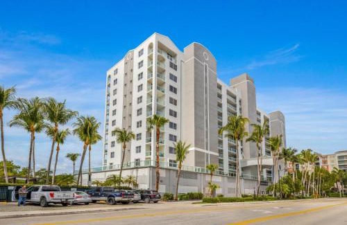 Sunny Isles Beach Apartamento | Relaxation at its Finest Water-view in Golden Bay with FREE PARKING