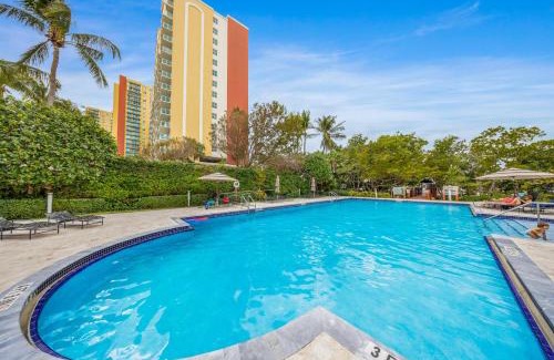 Sunny Isles Beach Apartamento | Relaxation at its Finest Water-view in Golden Bay with FREE PARKING