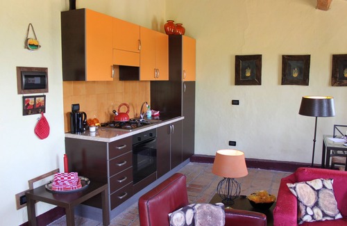Monterosso Apartamento | Relajación, disfrutar de la naturaleza, caminar en Le Marche Italia en la cabaña "Il Fuoco"