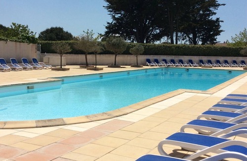 La Flotte Apartamento | Relaxation in a residence with swimming pool in La Flotte en Ré