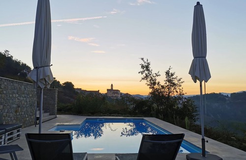 Spigno Monferrato Apartamento | Relajación lejos del ajetreo, en un hermoso paisaje y en la fantástica piscina.