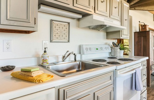 Beech Mountain Casa | Relaxation with panoramic views everywhere you look! 1 minute drive to Resort.