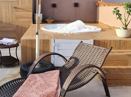 Atalaia Apartamento | Relaxe na banheira de hidromassagem com vista mar