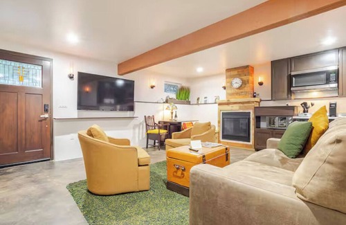 Northwood Apartamento | Relaxed 1 Bedroom under the Russian River Redwoods