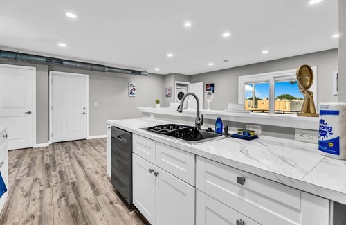 West Arlington Apartamento | Relaxed 2BR Condo Close to Dining & Entertainment