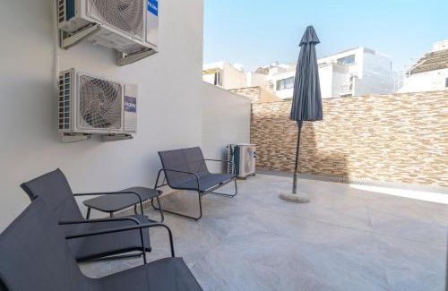 Tarxien Apartamento | Relaxed 2BR Home with Backyard & Balconies,Tarxien