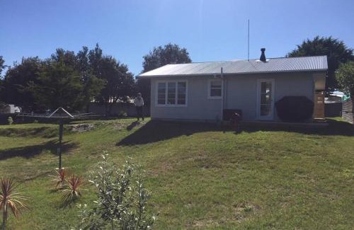 Foxton Beach Casa | Relaxed Beach Retreat, mod family friendly bach