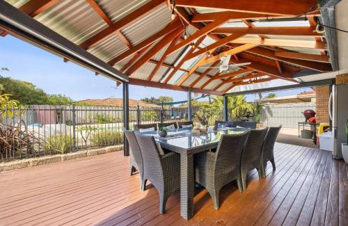 Beldon Casa | Relaxed Coastal Living with Poolside Bliss - Mullaloo