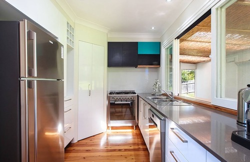 Mollymook Casa | Free night on us this winter at Relaxed Coastal Retreat