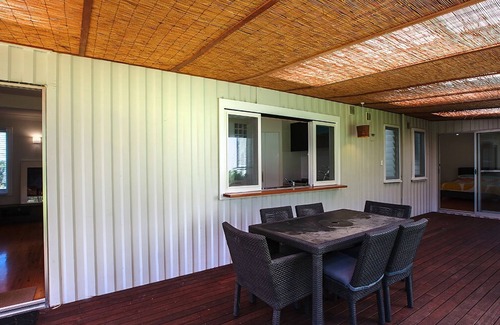 Mollymook Casa | Free night on us this winter at Relaxed Coastal Retreat