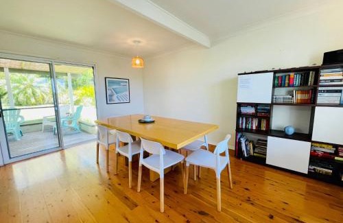 Mollymook Casa | Relaxed Coastal Retreat