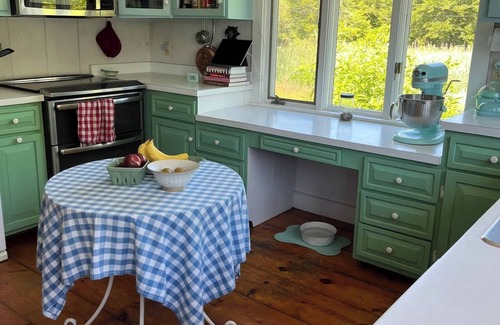 Little Compton Casa | Relaxed Dog Friendly Coastal Retreat