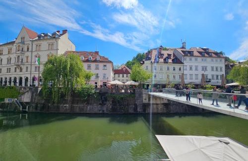 Ljubljana Old Town Apartamento | Relaxed escape in the old town - App Sviti Tour As