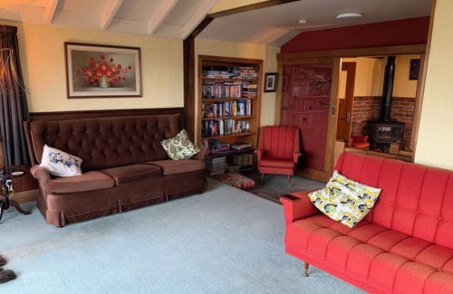 Kakanui Casa | Relaxed family accommodation close to the beach and river.