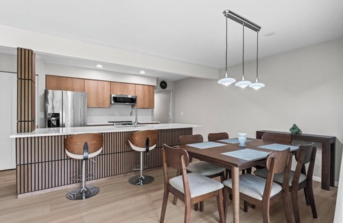 Petoskey Condominio | Relaxed Lakeside Living Near Petoskey