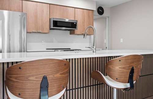 Petoskey Condominio | Relaxed Lakeside Living Near Petoskey