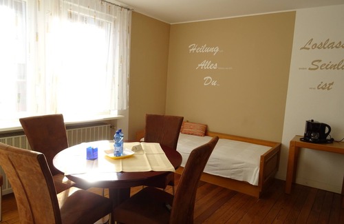 Kleinblittersdorf Apartamento | Relaxed living in a centrally located apartmentalso recommended for visiting students