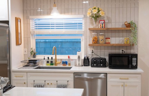 San Diego Casa | Relaxed Modern Comfort - 3 BR Home in Clairemont