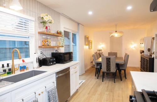 San Diego Casa | Relaxed Modern Comfort - 3 BR Home in Clairemont