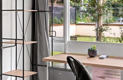 Pymble Casa | Relaxed Queen Room - Serene Spot at Pymble - Shared Bathroom