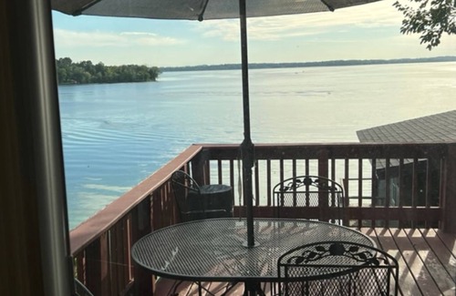 Stoughton Casa | Relaxi-Cabin. On the water!! Beautiful sunrises and fun place to relax!!