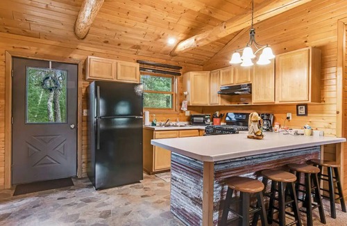 New Lisbon Cabina | Relaxin Cabins 2BR, 1BA #1