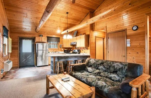 New Lisbon Cabina | Relaxin Cabins 2BR, 1BA #4