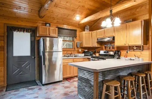New Lisbon Cabina | Relaxin Cabins 2BR, 1BA #4