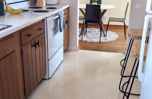 Camp Hill Casa | Relaxing 1-bedroom in a shared house Camp Hill with AC & working space