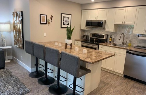 Regional District of Nanaimo Apartamento | Relaxing 1 Bedroom Suite - 5 minutes from the beach!