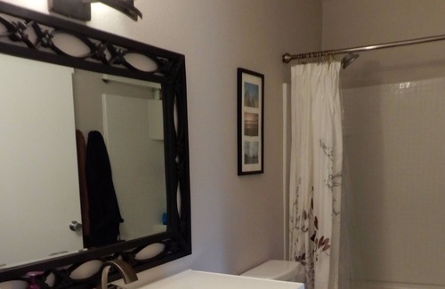Jefferson Condominio | Relajante subalquiler de verano 1 cama / 1 baño 5 / 1-8 / 1