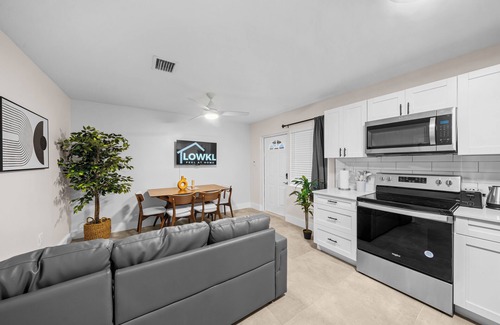 Lake Ridge Apartamento | Relaxing 2-Bedroom Apartment w / Pool Access