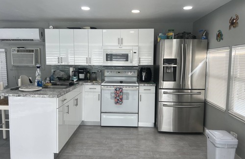 Key Largo Casa | Relaxing 2-Bedroom home with gorgeous views overlooking the water.