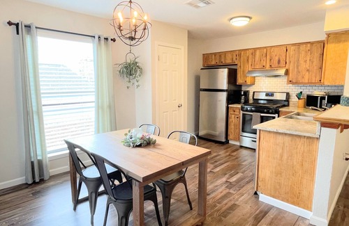 McNeil Apartamento | Relaxing 2 Bedroom North Austin Get Away