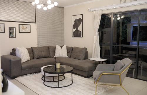 Greater Johannesburg Metropolitan Area Apartamento | Relaxing 2-Bedroom Stay in Secure Jackal Creek Golf Estate