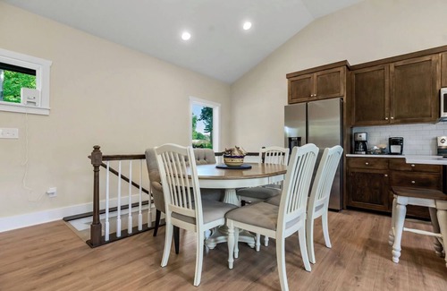 Linn Valley Casa | Relaxing 2-Bedroom Cottage Retreat-Beautiful Views & Great Amenities-Sleeps 6