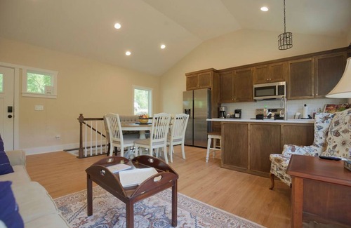 Linn Valley Casa | Relaxing 2-Bedroom Cottage Retreat-Beautiful Views & Great Amenities-Sleeps 6