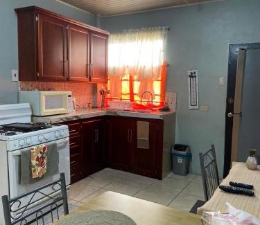 Penal-Debe Apartamento | Relaxing 2 bedroom with AC, WiFi, Central Location