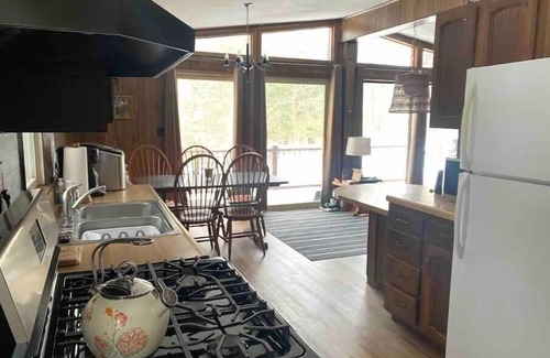 Russell Cabina | Relaxing 3 bedroom cabin #1 at Deep Woods