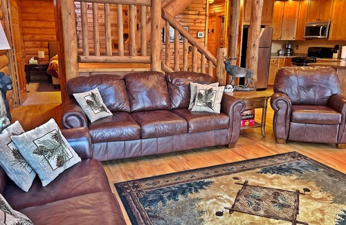 Oneida County Casa | Relaxing 3-bedroom family friendly cabin on Willow Lake with WiFi, AC, Washer&D