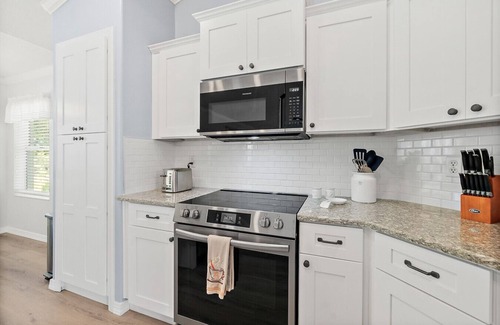 Palm Coast Casa | Relaxing 3bd Pool Home w/Lanai & Lush Backyard