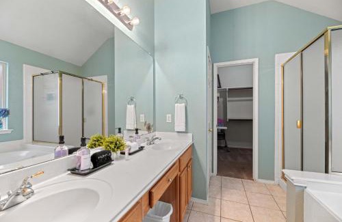The Colony Casa | Relaxing 3BR 2BA Oasis - Hot Tub & 5 Beds!